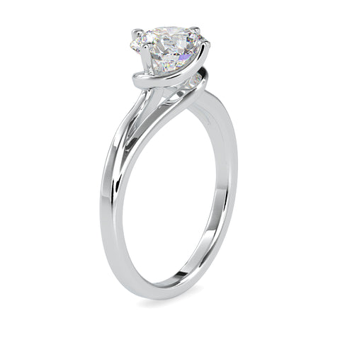 Exquisite Aura Round Shape Brilliant Cut Diamond peculiar Prong Set Solitaire Ring